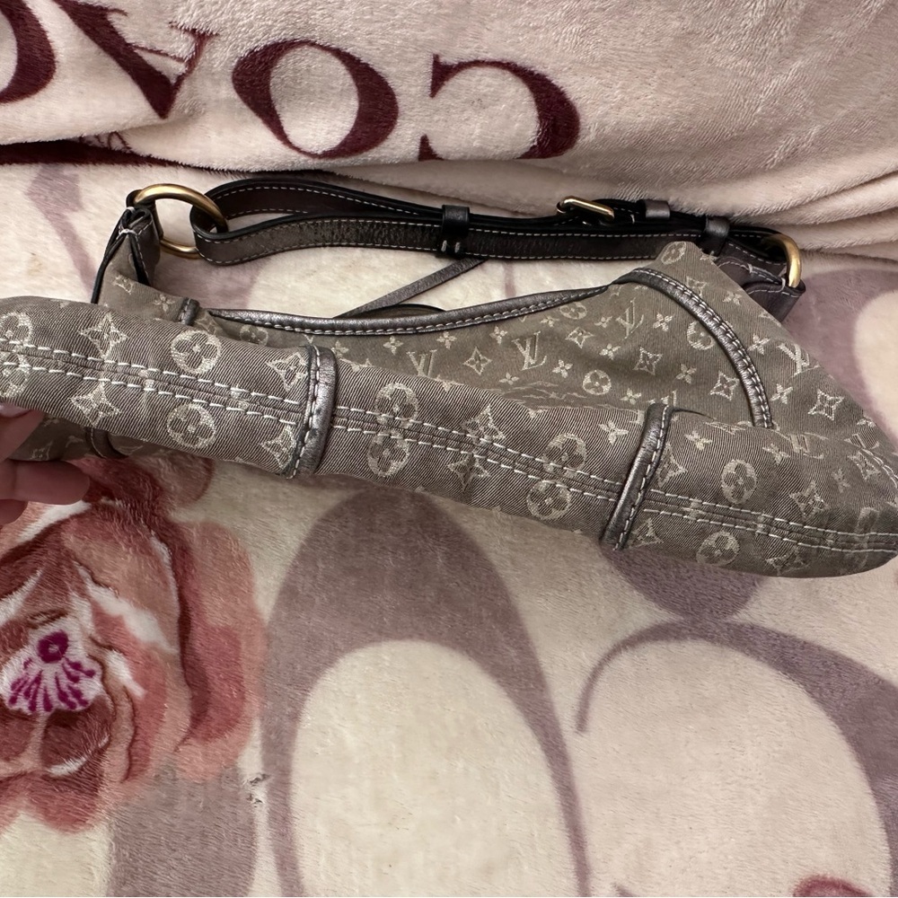 Vintage Louis Vuitton Monogram Manon Shoulder Bag in Grey / Gold PM - Picture 5 of 8